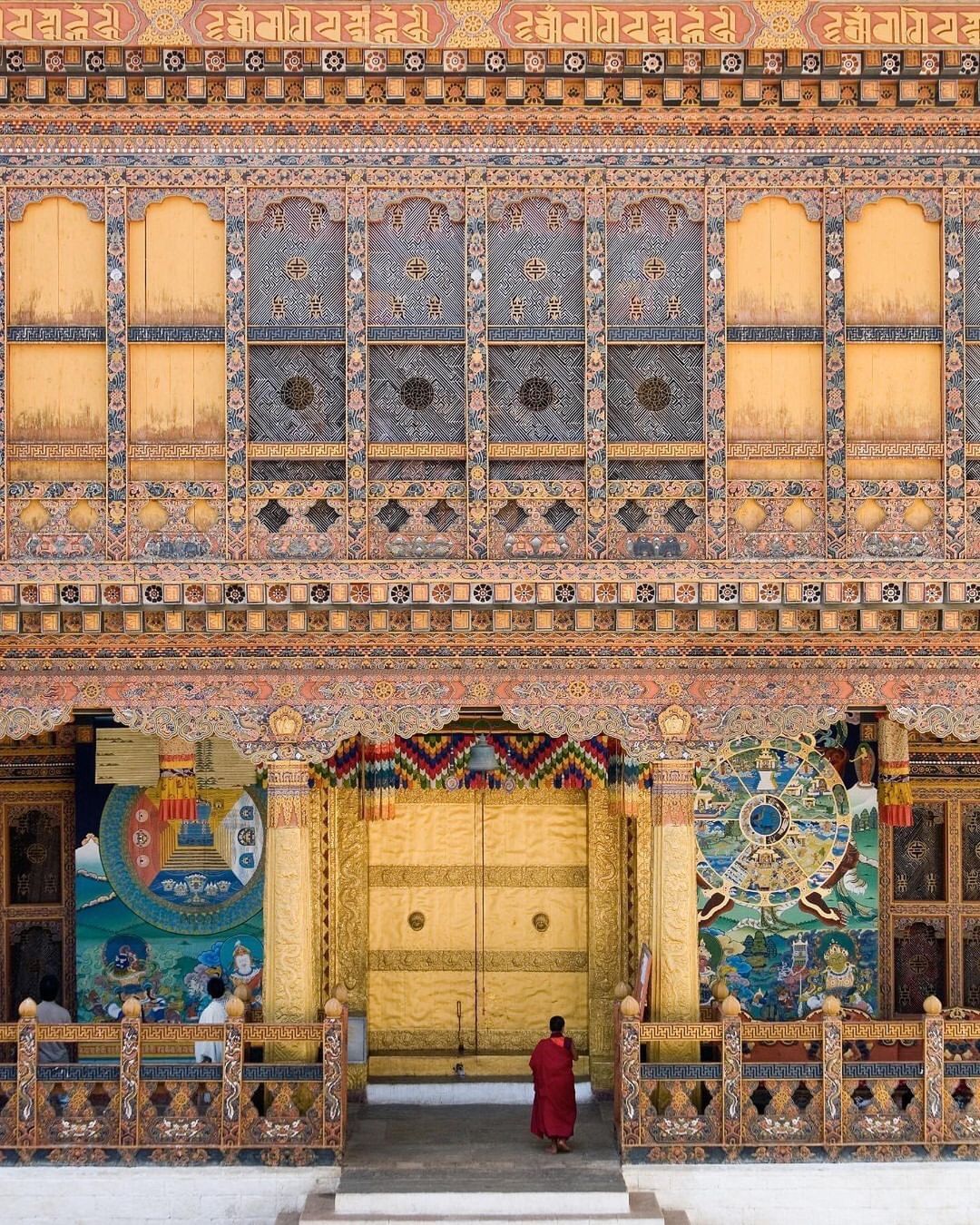 18 വയസ്സിന് താഴെയുള്ള കുട്ടികളുമായി യാത്ര ചെയ്യുന്നവർ അവരുടെ കുട്ടികളുടെ ജനന സർട്ടിഫിക്കറ്റ് കൊണ്ടുവരേണ്ടതുണ്ട്. (ചിത്രം കടപ്പാട് : ഭൂട്ടാൻ ടൂറിസം)