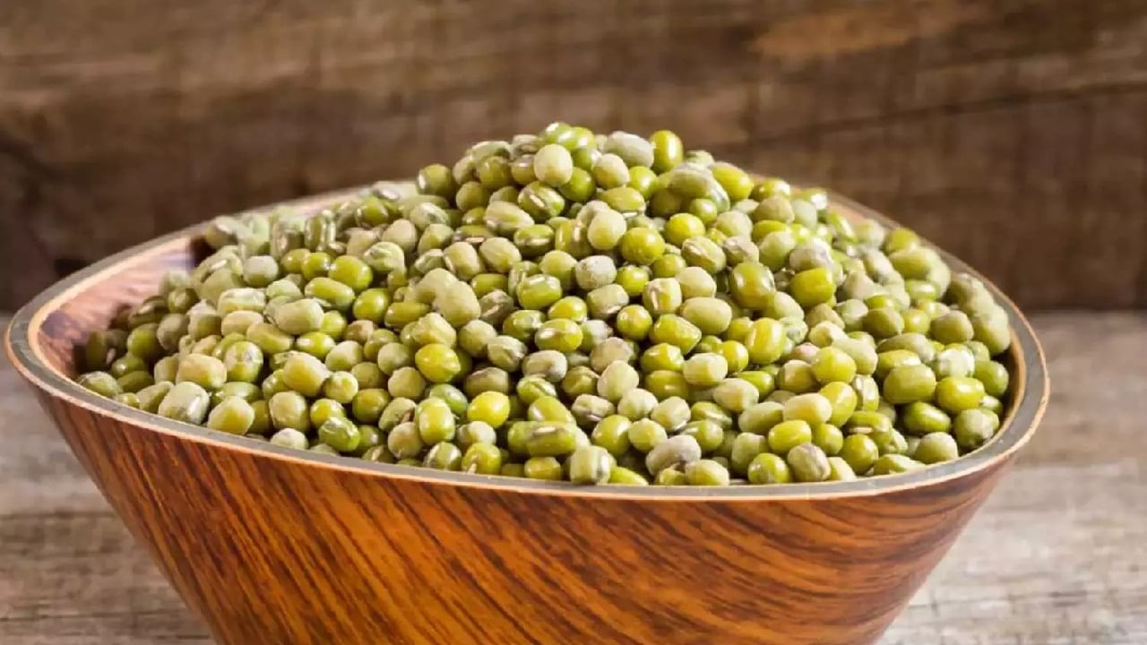 ചെറുപയര്- 100 ഗ്രാം വേവിച്ച ചെറുപയറില് 19 ഗ്രാം പ്രോട്ടീന് അടങ്ങിയിട്ടുണ്ട്.
