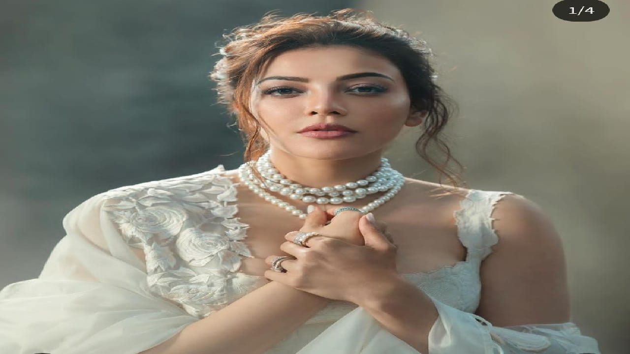 വെള്ള ലഹങ്കയിലാണ് താരം എത്തിയിരിക്കുന്നത്. കമ്മല്‍ ധരിക്കാതെയാണ് താരത്തിന്റെ പുത്തന്‍ ലുക്ക്.-Pic Credits: Instagram