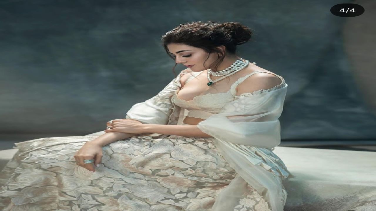 വെള്ള മുത്തുമാലയാണ് താരം ലഹങ്കയ്‌ക്കൊപ്പം ധരിച്ചിരിക്കുന്നത്.-Pic Credits: Instagram