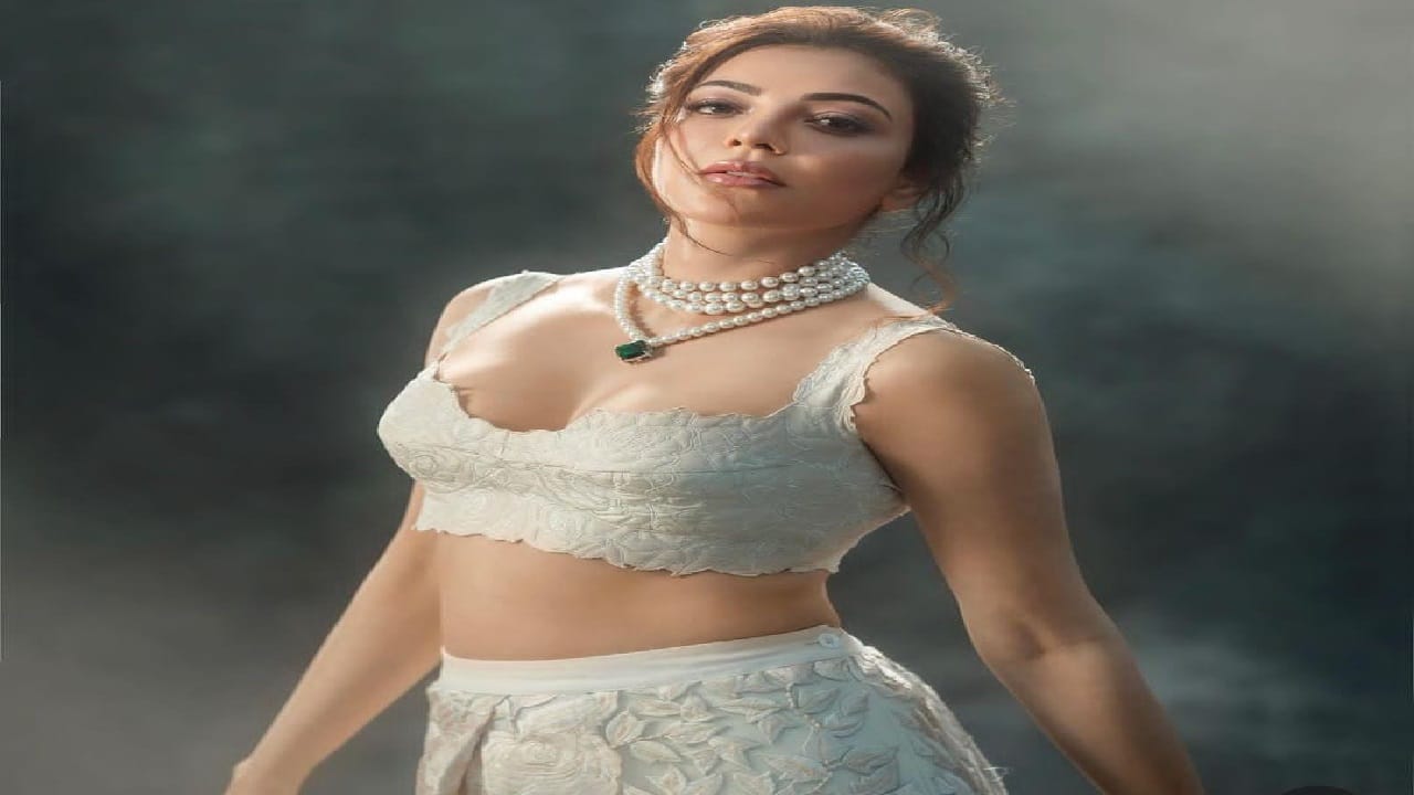 തെലുങ്ക് ചിത്രമായ സത്യഭാമയാണ് കാജലിന്റേതായി ഇനി ആരാധകര്‍ക്ക് മുന്നിലേക്ക് എത്താനുള്ളത്. പൊലീസ് വേഷത്തിലാണ് കാജല്‍ എത്തുന്നത്.-Pic Credits: Instagram