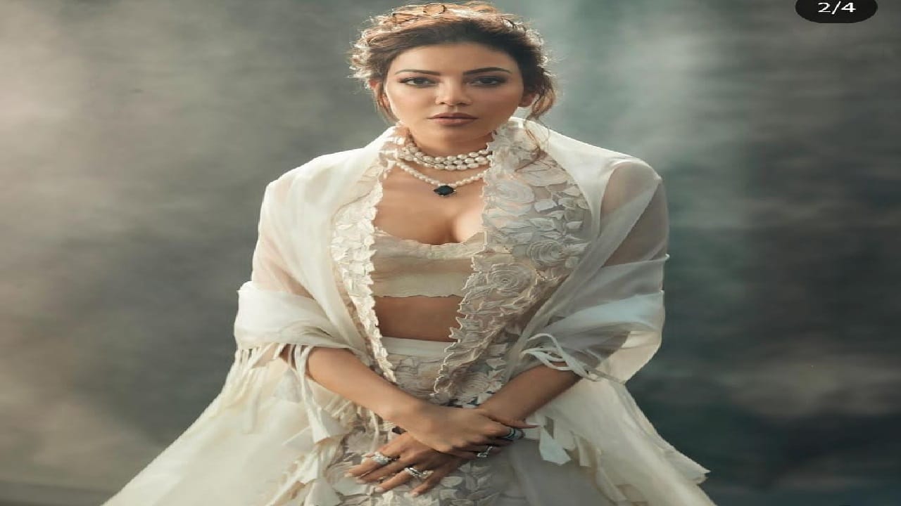 ഡ്രെസിങ് സെന്‍സില്‍ മറ്റാരെക്കാളും ഒരുപടി മുന്നില്‍ നില്‍ക്കുന്ന താരം തന്നെയാണ് കാജല്‍ അഗര്‍വാള്‍. ഇപ്പോഴിതാ വെള്ള ഡ്രസില്‍ അതി സുന്ദരിയായി നില്‍ക്കുന്ന ഫോട്ടോകളാണ് താരം തന്റെ ഇന്‍സ്റ്റഗ്രാം പേജില്‍ പങ്കുവെച്ചിരിക്കുന്നത്.- Pic Credits: Instagram