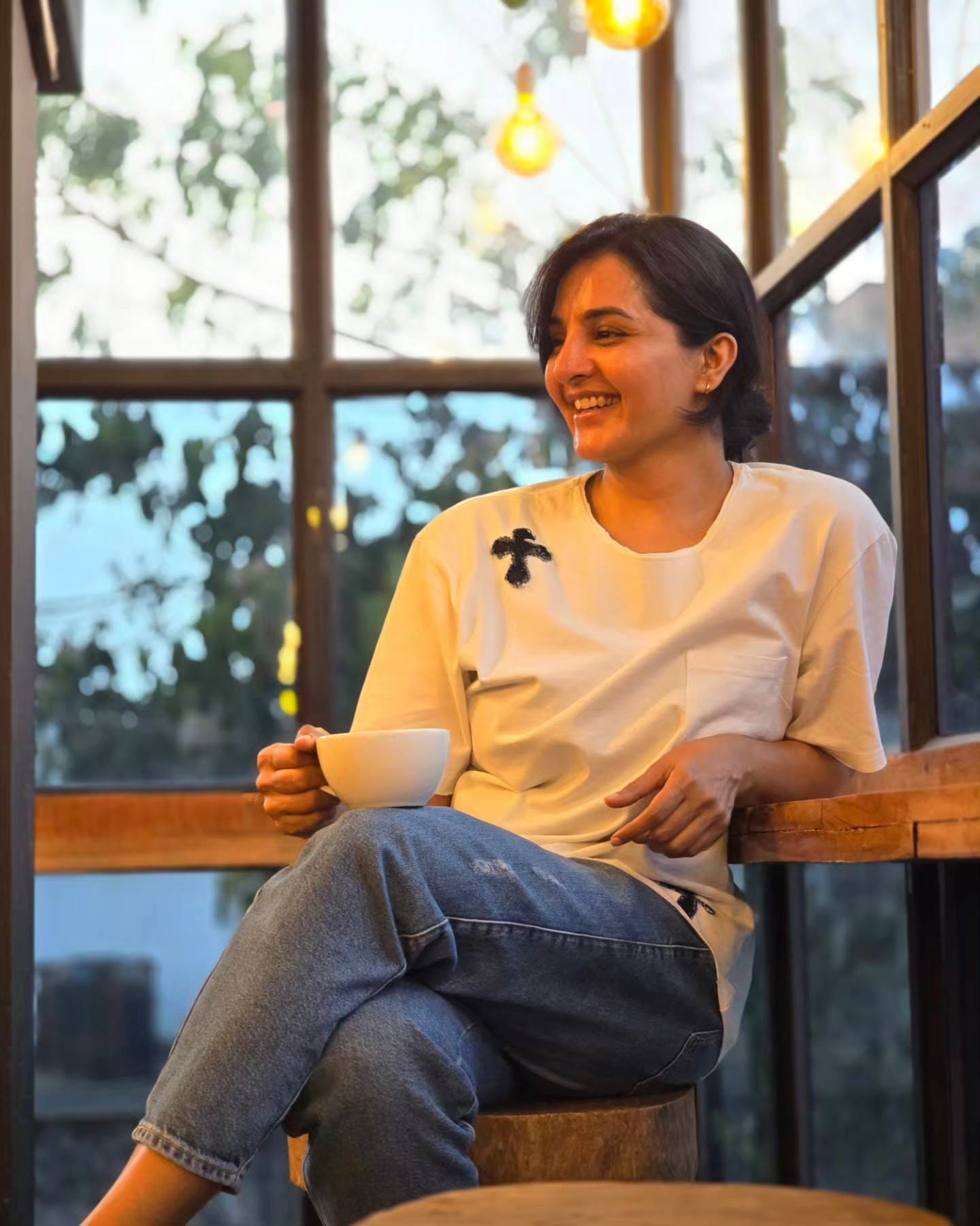 പിന്നീട് നടൻ ദീലിപുമായിട്ടുള്ള വിവാഹത്തിന് ശേഷം നടി സിനിമയിൽ നിന്നും മാറി നിൽക്കുകയും ചെയ്തു