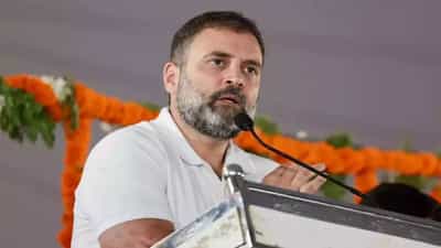 ഇപ്പോള്‍ നടക്കുന്നത് ആര്‍എസ്എസിന്റെയും കോണ്‍ഗ്രസിന്റെയും പ്രത്യയശാസ്ത്രങ്ങള്‍ തമ്മിലുള്ള പോരാട്ടം