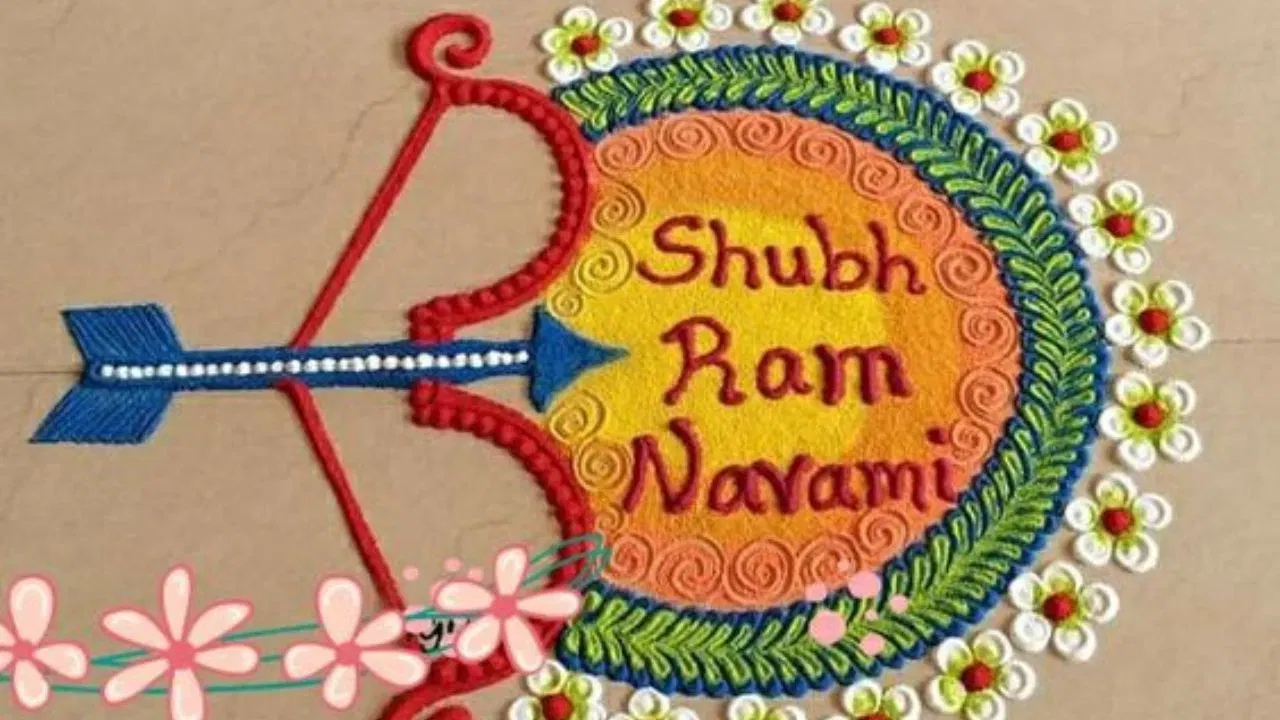 രാം രംഗോലി: ശ്രീരാമൻ്റെ വരവ് ആഘോഷിക്കൂന്ന, അദ്ദേഹത്തിൻ്റെ കാൽപ്പാടുകളും താമരയുടെ രൂപങ്ങളും ഉൾക്കൊള്ളുന്ന ഒരു ക്ലാസിക് രാമനവമി രംഗോലി. Image Credit: Pinterest