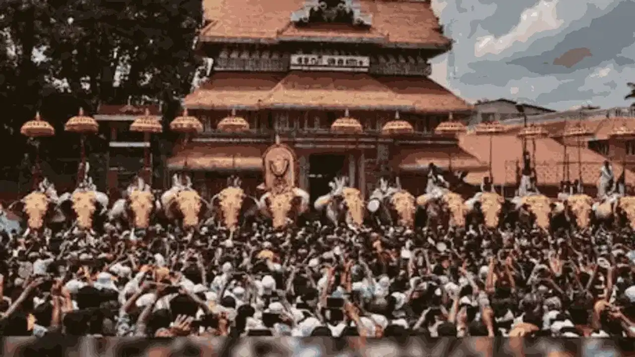 തൃശ്ശൂർ പൂരം അവസാനിച്ചു; ഭഗവതിമാർ ഉപചാരം ചൊല്ലി പിരിഞ്ഞു തൃശ്ശൂർ പൂരം അവസാനിച്ചു; ഭഗവതിമാർ ഉപചാരം ചൊല്ലി പിരിഞ്ഞു