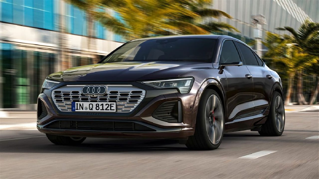 കഴിഞ്ഞ വര്‍ഷം തന്നെ ഔഡിയുടെ എല്ലാ മോഡലുകള്‍ക്കും കമ്പനി രണ്ട് ശതമാനം വില വര്‍ധിപ്പിച്ചിരുന്നു. അന്ന് നിശ്ചയിച്ച വില ജനുവരി 1 മുതല്‍ പ്രാബല്യത്തില്‍ വരികയും ചെയ്തു. 

