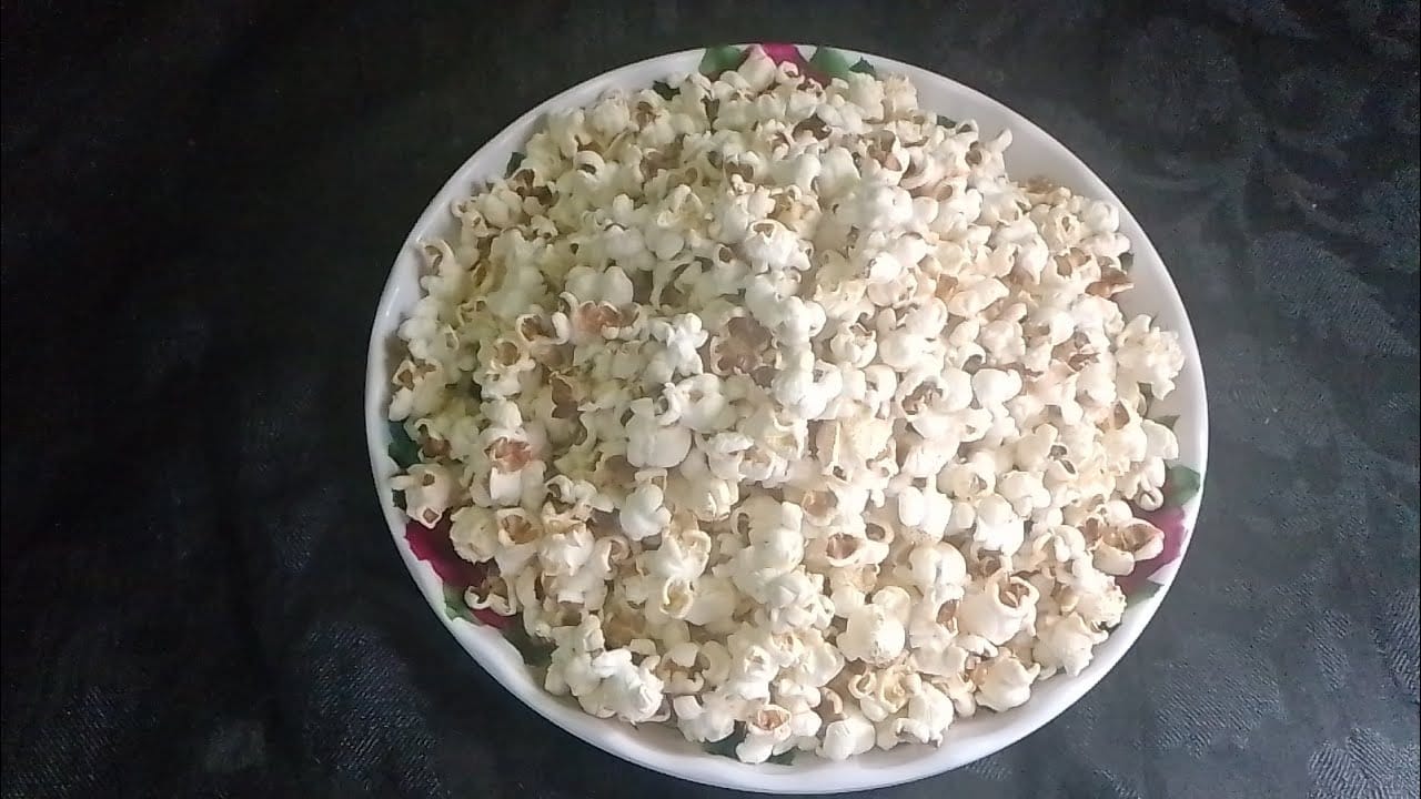 പോപ്കോണും കൊളസ്ട്രോൾ കുറയ്ക്കാൻ സഹായിക്കുന്നതാണ്. 