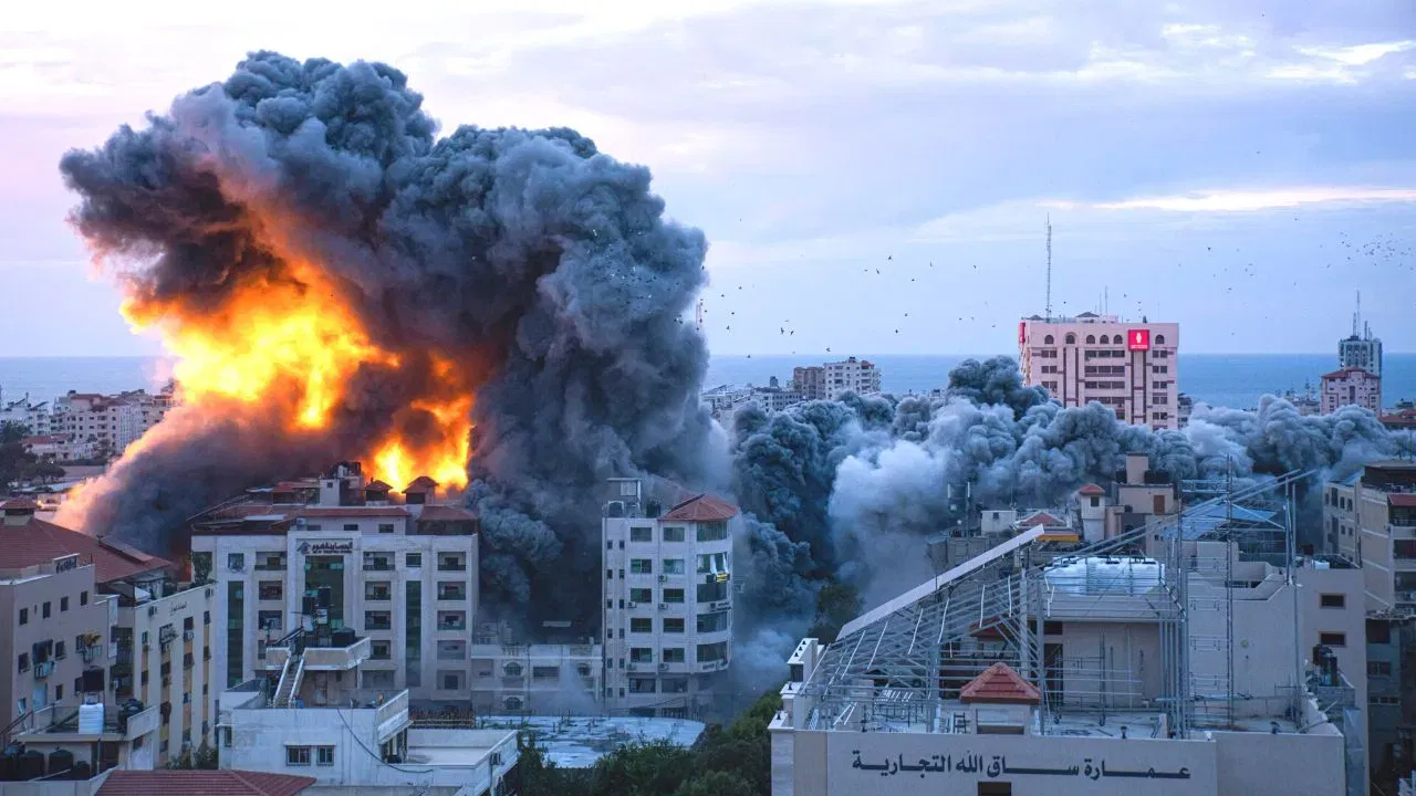 Israel attack in Gaza: ഗാസയിലെ റഫയിൽ ഇസ്രായേൽ ആക്രമണത്തെ തുടർന്ന് 13 പേർ കൊല്ലപ്പെട്ടു