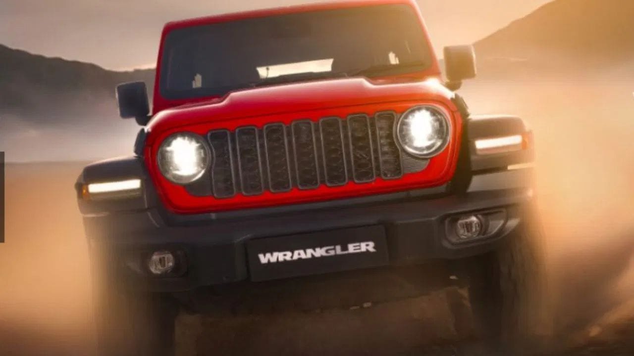 12.3 ഇഞ്ച് ഇൻഫോടെയ്ൻമെൻ്റ് ടച്ച്‌സ്‌ക്രീനാണ് എസ്‌യുവിക്കുള്ളത്. രണ്ട് വേരിയൻ്റുകളിലും 12-വേ പവർഡ് ഫ്രണ്ട് സീറ്റ്, 6 എയർബാഗുകൾ, വയർലെസ് ആപ്പിൾ കാർപ്ലേ, ആൻഡ്രോയിഡ് ഓട്ടോ, ഹിൽ ഡിസൻ്റ് കൺട്രോൾ, ടയർ പ്രഷർ മോണിറ്റർ, ക്യാമറയുള്ള റിയർ പാർക്കിംഗ് സെൻസർ തുടങ്ങിയ ഫീച്ചറുകൾ ഉണ്ട്