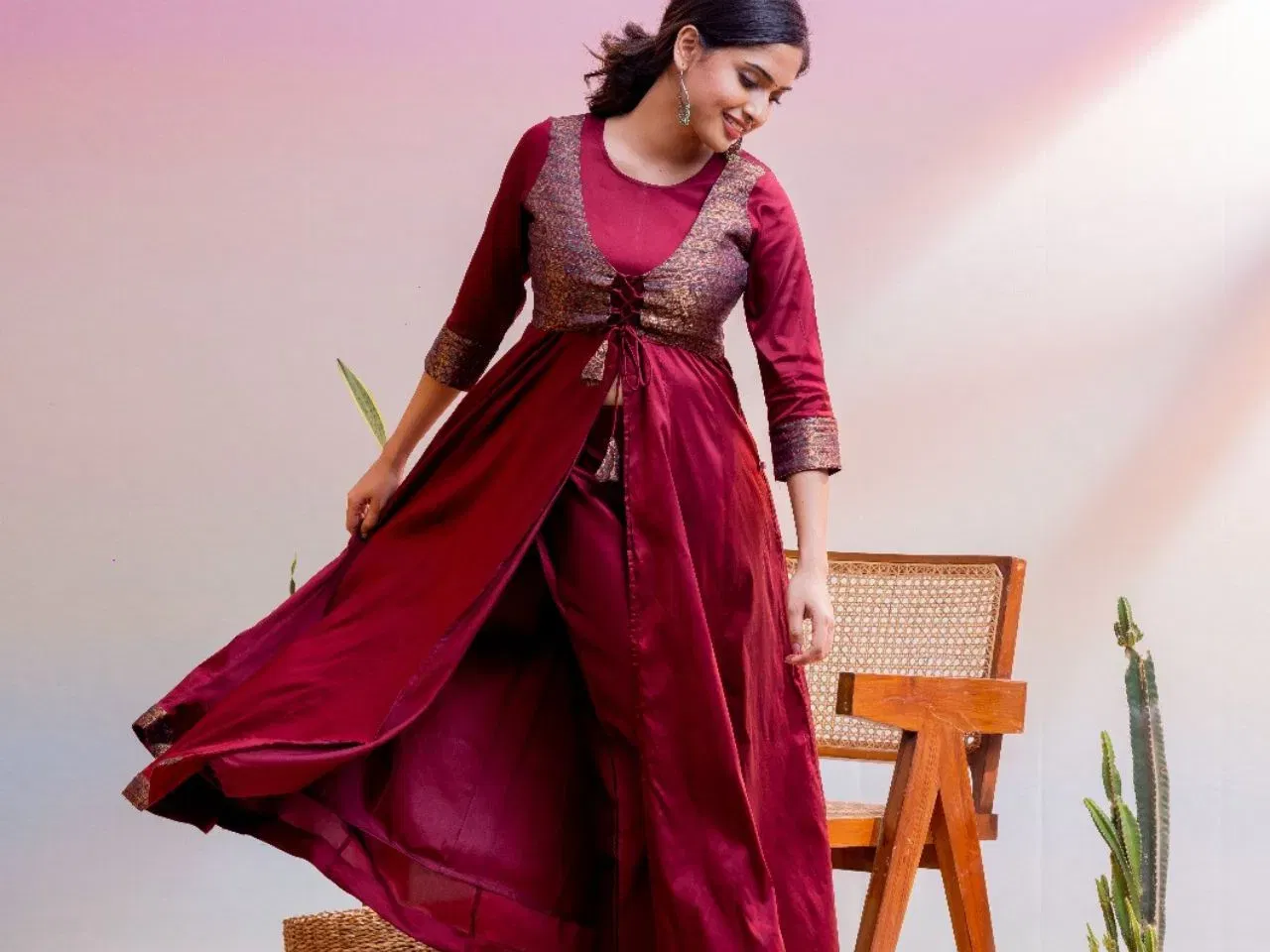 ചുവപ്പു നിറത്തിലെ വർണവിസ്മയം. (ഫോട്ടോ കടപ്പാട്: Zlaata Fashion)