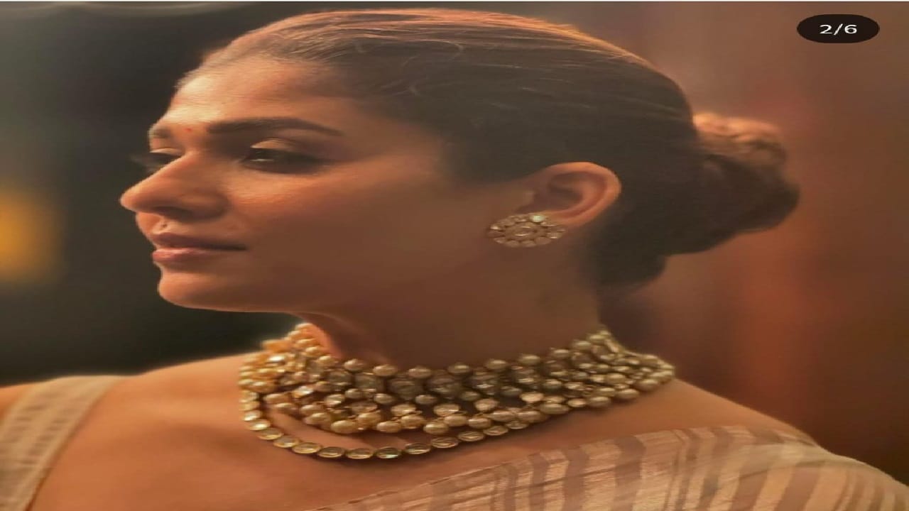 മിനിമലിസ്റ്റിക് മേക്കപ്പും കാജലുമാണ് നയന്താര തെരഞ്ഞെടുത്തത്. ഒരു ബണ്ണും പേള് സ്റ്റഡ് കമ്മലും പേള് ചോക്കറുമാണ് ധരിച്ചിട്ടുള്ളത്- Photo Credits: Instagram