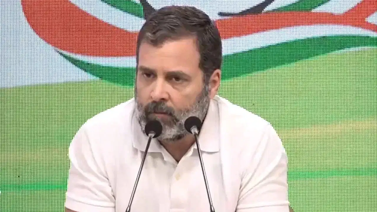 കേന്ദ്രത്തിലും കേരളത്തിലും അധികാരത്തിൽ തിരിച്ചെത്തും; രാഹുൽ ഗാന്ധി കേന്ദ്രത്തിലും കേരളത്തിലും അധികാരത്തിൽ തിരിച്ചെത്തും; രാഹുൽ ഗാന്ധി