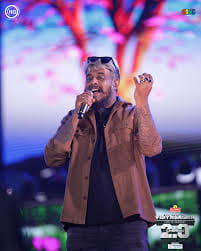 ഹരീഷ് ശിവരാമകൃഷ്ണൻ - പിന്നണി ഗായകനും ബാംഗ്ലൂർ ആസ്ഥാനമായുള്ള ജനപ്രിയ കർണാടക സംഗീത റോക്ക് ബാൻഡായ അഗത്തിലെ പ്രധാന ഗായകനുമാണ് ഹരീഷ് ശിവരാമകൃഷ്ണൻ ഒരു എഞ്ചിനീയറിങ് ബിരുദധാരിയാണ്. അഡോബിലും ഗൂഗിളിലും ജോലി ചെയ്ത ശേഷം ക്രെഡിൽ  ചീഫ് ഡിസൈൻ ഓഫീസറായി പ്രവർത്തിക്കുന്നു.  (ഫോട്ടോ കടപ്പാട്- എച്ച്.എസ്.കെ ഒഫീഷ്യൽ) 