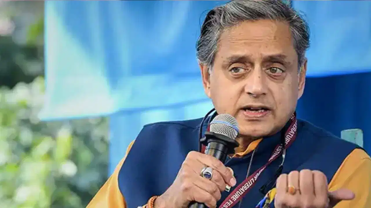 Shashi Tharoor: ഞാൻ നേതൃപദവിക്ക് യോഗ്യൻ; പാര്‍ട്ടിക്ക്‌ വേണ്ടെങ്കിൽ എനിക്ക് മുന്നിൽ മറ്റുവഴികളുണ്ട്; ശശി തരൂർ