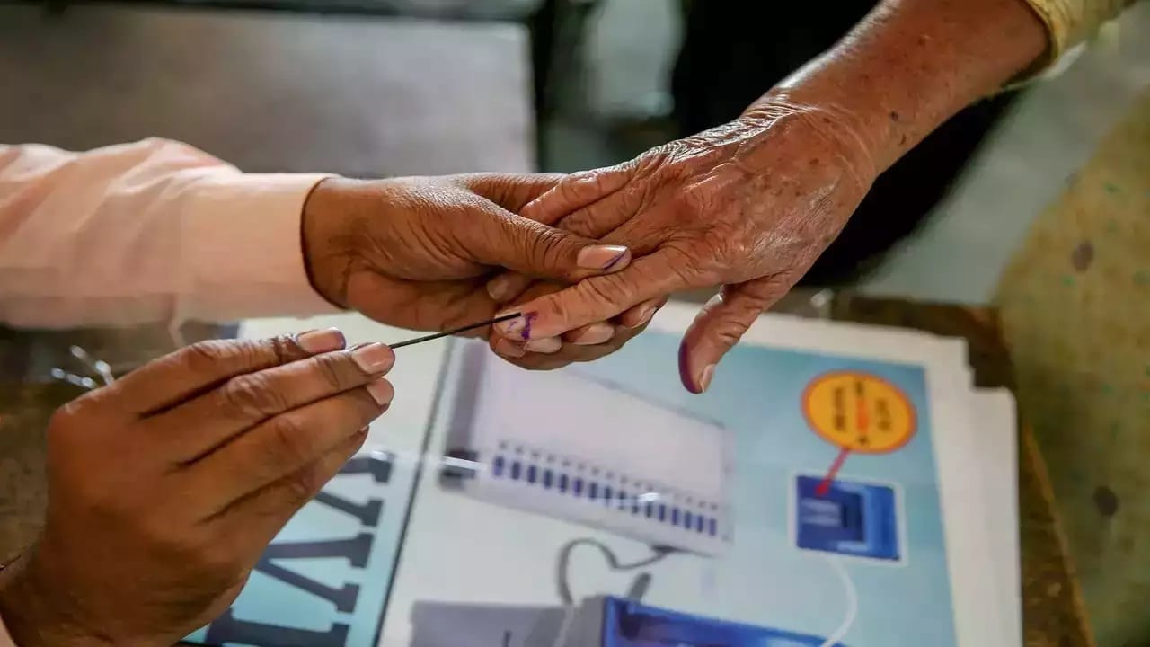 Lok Sabha Election 2024: പ്രവചനങ്ങളെല്ലാം ശരിയാകുമോ? മുന്‍വര്‍ഷങ്ങളിലേക്കൊരു തിരിഞ്ഞുനോട്ടം