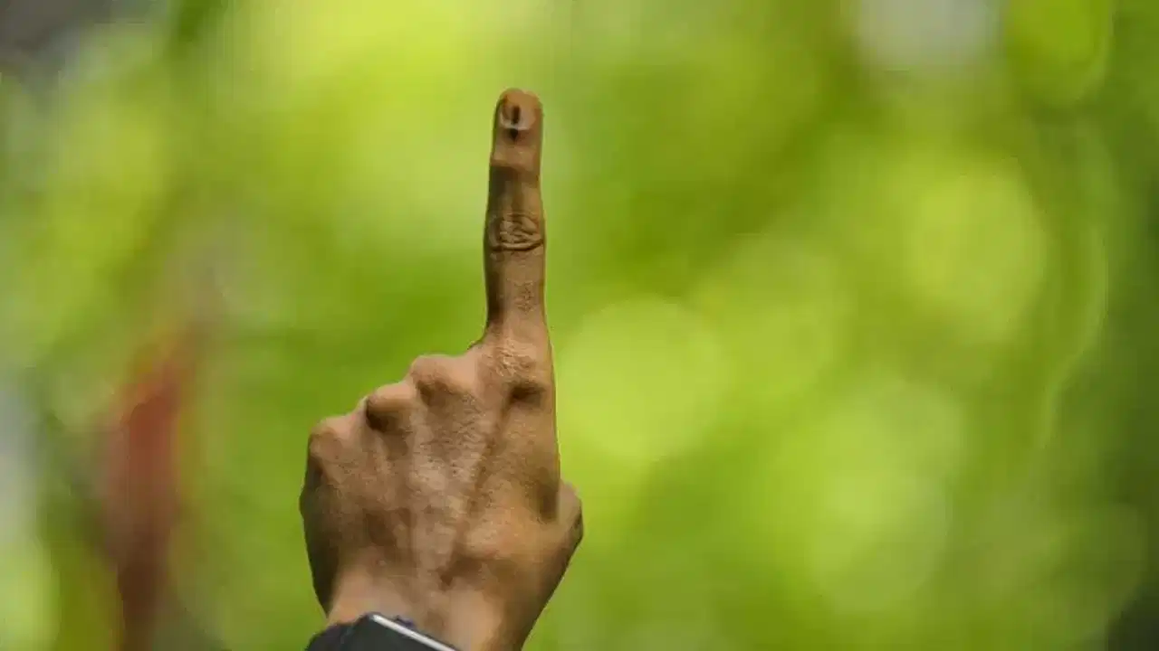 ലോക്സഭാ തിരഞ്ഞെടുപ്പ്; 13 സംസ്ഥാനങ്ങളിലെ 88 മണ്ഡലങ്ങളിൽ 26ന് ജനവിധി, പരസ്യ പ്രചാരണം നാളെ അവസാനിക്കും ലോക്സഭാ തിരഞ്ഞെടുപ്പ്; 13 സംസ്ഥാനങ്ങളിലെ 88 മണ്ഡലങ്ങളിൽ 26ന് ജനവിധി, പരസ്യ പ്രചാരണം നാളെ അവസാനിക്കും
