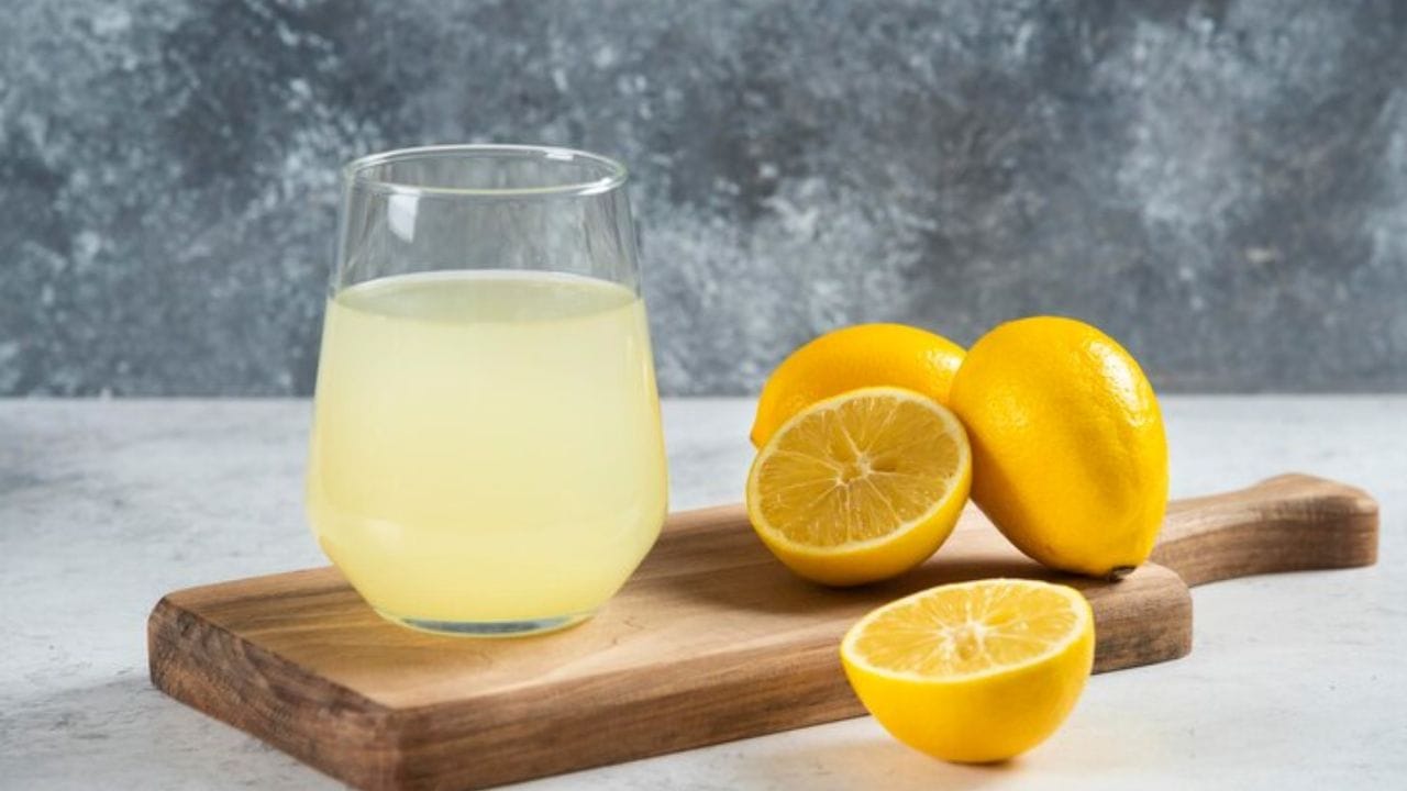 നാരങ്ങയിലെ സിട്രിക് ആസിഡ് കിഡ്നി സ്റ്റോൺ പോലെയുള്ള അസുഖങ്ങൾ വരാതിരിക്കാൻ സഹായിക്കും