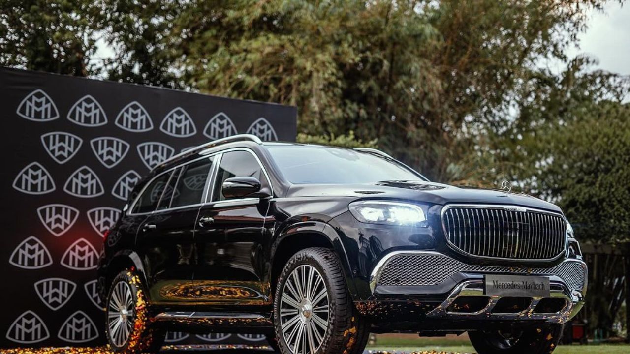 പുതു പുത്തൻ മെഴ്സിഡസ് ബെൻസ് സ്വന്തമാക്കിയിരിക്കുകയാണ് നടൻ ഷെയ്ൻ നിഗം