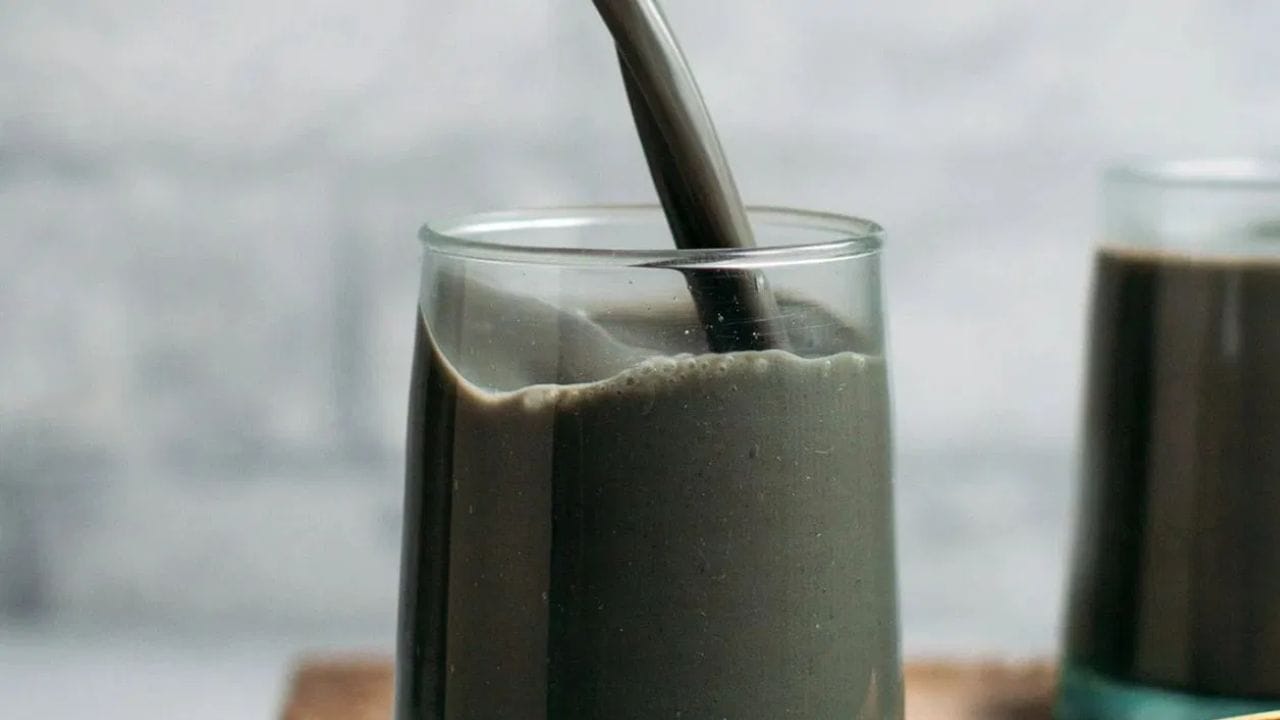 പാലിൻ്റെ കാര്യം പറയുമ്പോൾ മിക്കവരുടെയും മനസ്സിൽ  പശുവിൻ്റെയും എരുമയുടെയും പാലാണ്. എന്നാൽ കറുത്ത പാൽ ഉള്ള ഒരു മൃഗം ഉണ്ടെന്ന് നിങ്ങൾക്കറിയാമോ?