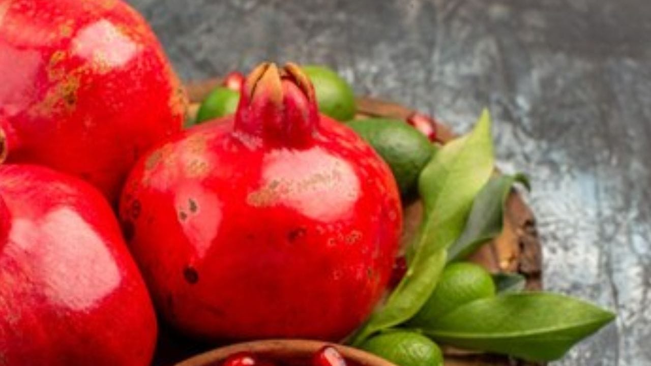 ആൻ്റിഓക്‌സിഡൻ്റുകളാൽ സമ്പന്നമാണ് മാതള നാരങ്ങ. സ്ഥിരമായി മാതള നാരങ്ങ കഴിക്കുന്നവർക്ക് കോശങ്ങൾക്കുള്ള പ്രശ്നങ്ങളടക്കം മാറും