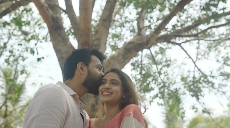 ഇരുവരും ചിത്രം സോഷ്യൽ മീഡിയയിൽ പങ്കുവെച്ചതോടെ വിവാഹം നടന്നതായി എല്ലാവരും അറിഞ്ഞത്