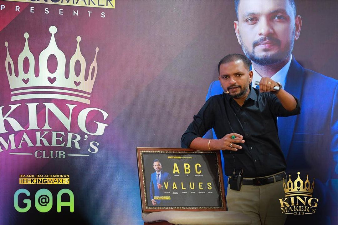 സെയിൽസ്മാനായി കരിയർ ആരംഭിച്ച അനിൽ ബാലചന്ദ്രൻ ഇപ്പോൾ 16 വർഷത്തിലേറെയായി സെയിൽസ്, ബിസിനസ് മേഖലകളിൽ മോട്ടിവേഷണൽ സ്പീക്കറാണ്.