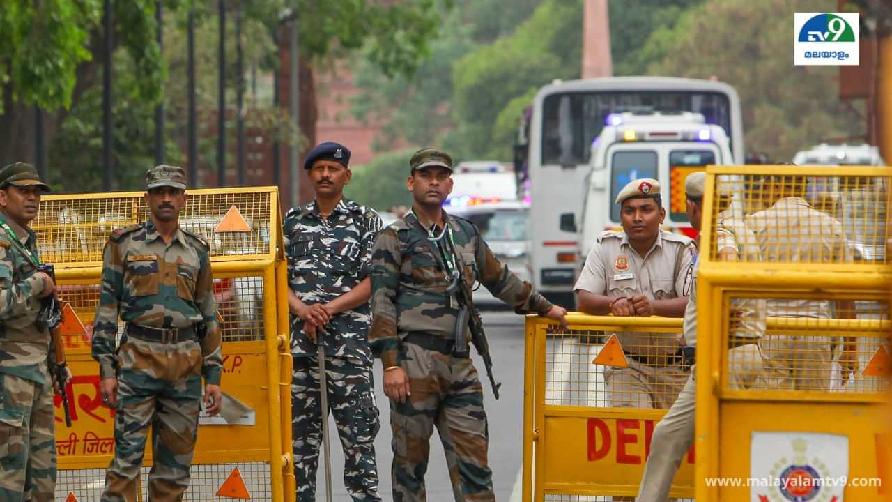 MHA Bomb Threat: കേന്ദ്ര ആഭ്യന്തരമന്ത്രാലയത്തിന് ബോംബ് ഭീക്ഷണി, സന്ദേശം ഇ-മെയിലിൽ