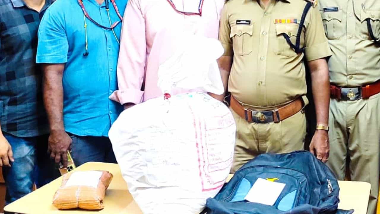 Ganja Raid: ഉടമസ്ഥരില്ലാത്ത ബാഗുകൾ പിന്നെയും, രണ്ട് ദിവസം കൊണ്ട് 10 ലക്ഷത്തിൻറെ കഞ്ചാവ്