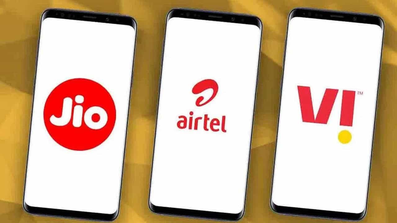 Mobile Recharge Plans: റീ ചാർജ്ജ് ചെയ്യാൻ ഇനി കീശ കാലിയാകുമോ? പ്ലാനുകളുടെ നിരക്ക് കൂടിയേക്കുമെന്ന് സൂചന Mobile Recharge Plans: റീ ചാർജ്ജ് ചെയ്യാൻ ഇനി കീശ കാലിയാകുമോ? പ്ലാനുകളുടെ നിരക്ക് കൂടിയേക്കുമെന്ന് സൂചന