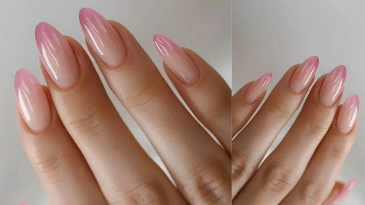 പൂവിന്റെ ഇതളുകള് പോലെ പിങ്ക് ചേര്ന്ന ഈ ഡിസൈന് വളരെ സിപിളാണ്. ഒപ്പം ആകര്ഷകവും