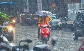 Kerala rain alert: കാലവർഷത്തിന് പിന്നാലെ ‘ചക്രവാതചുഴി’; സംസ്ഥാനത്ത് ഇന്ന് 12 ജില്ലകളിൽ യെല്ലോ അല‍ർട്ട്