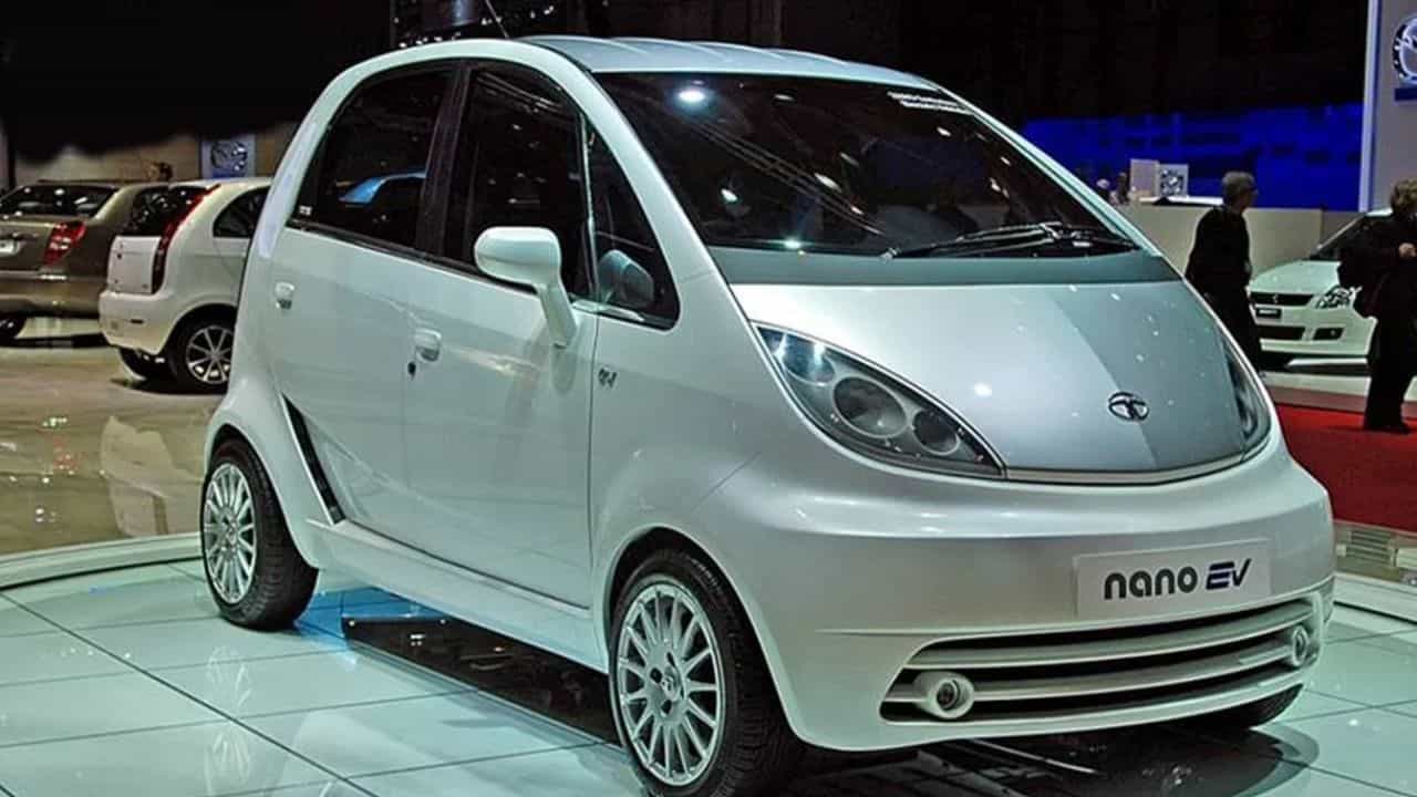 Tata Nano EV: വാങ്ങാം സാധാരണക്കാരനുമൊരു ഇലക്ട്രിക് കാർ, ടാറ്റാ നാനോ എത്തുന്നു Tata Nano EV: വാങ്ങാം സാധാരണക്കാരനുമൊരു ഇലക്ട്രിക് കാർ, ടാറ്റാ നാനോ എത്തുന്നു