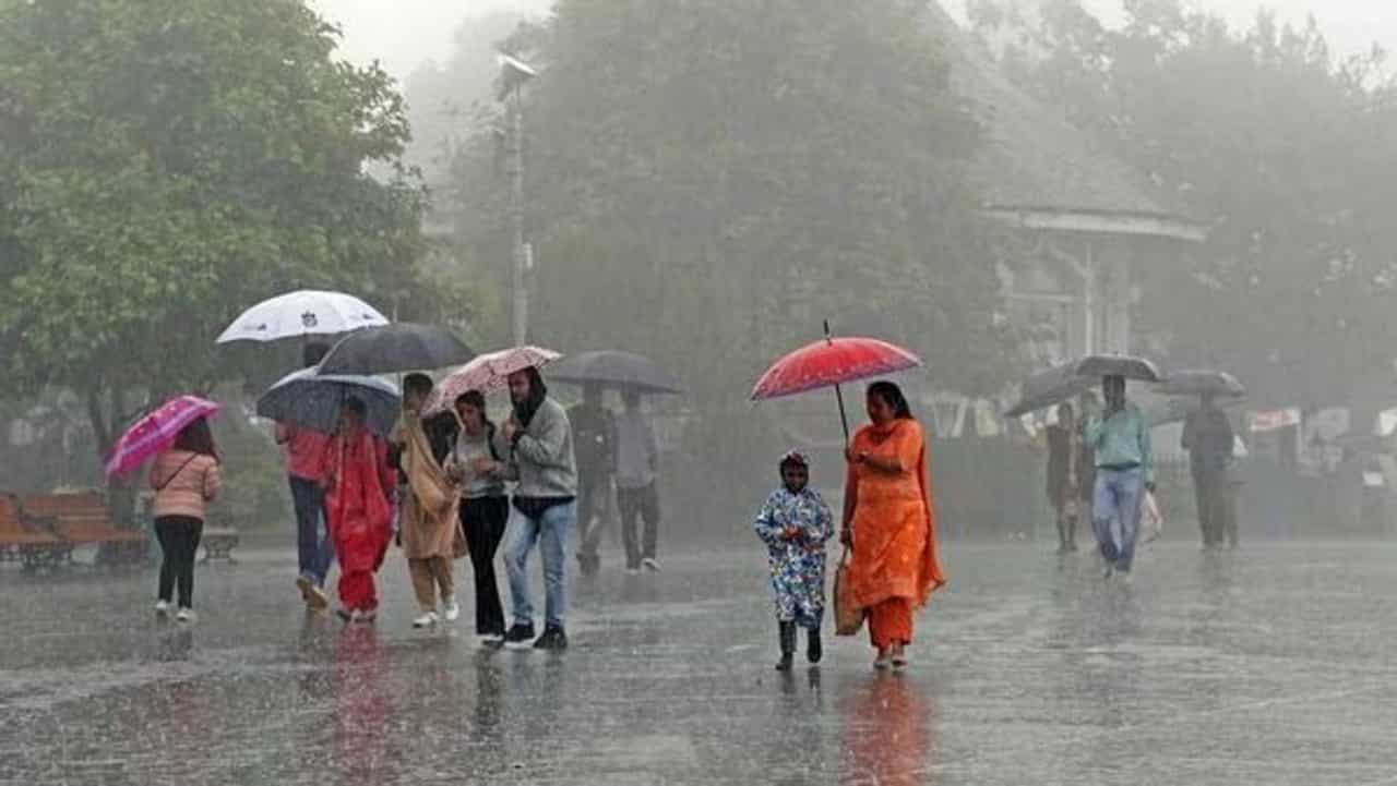 Kerala rain alert: സംസ്ഥാനത്ത് അഞ്ച് ദിവസം മഴയ്ക്ക് സാധ്യത: മൂന്ന് ജില്ലകളിൽ യെല്ലോ അലർട്ട്