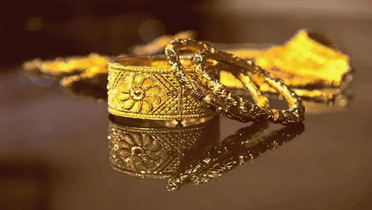 Gold rate today: ആശ്വാസമില്ല...; സ്വർണ വില വീണ്ടും റെക്കോഡ് ഉയരത്തിൽ, പവന് 54,720 രൂപ Gold rate today: ആശ്വാസമില്ല...; സ്വർണ വില വീണ്ടും റെക്കോഡ് ഉയരത്തിൽ, പവന് 54,720 രൂപ