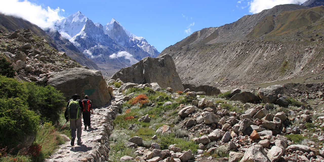 ഗംഗോത്രി നാഷണൽ പാർക്ക് : വന്യമായ പ്രകൃതി ഭംഗിയുള്ള പ്രകൃതിരമണീയമായ ഭൂപ്രകൃതിയാണ് ഇവിടുള്ളത്. ​ഗംഗാ നദി ഉദ്ഭവിക്കുന്ന ഗംഗോത്രി ഹിമാനി ഇവിടെയാണ് സ്ഥിതി ചെയ്യുന്നത്. 