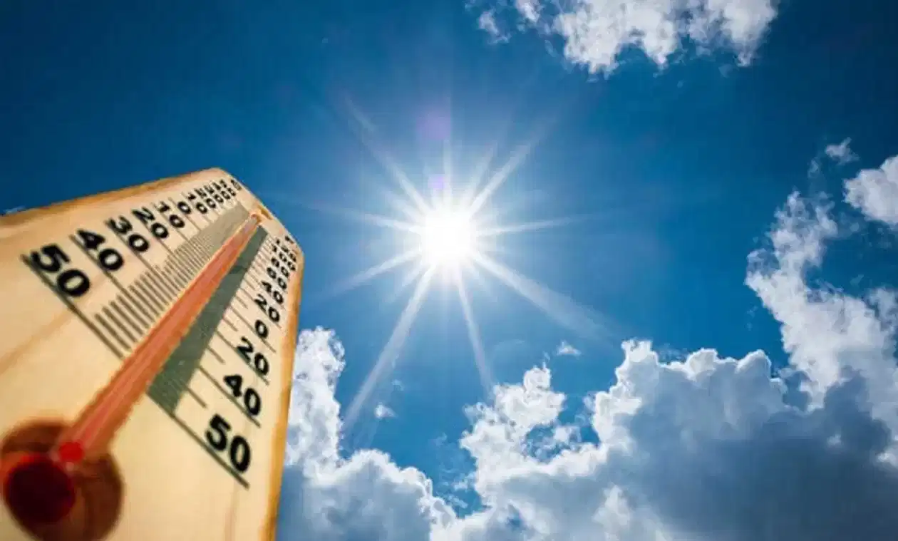 Heat alert in Kerala: സംസ്ഥാനത്ത് ചൂടിന് ശമനമില്ല; കായിക മത്സരങ്ങൾക്കും പരിശീലനങ്ങൾക്കും നിയന്ത്രണം Heat alert in Kerala: സംസ്ഥാനത്ത് ചൂടിന് ശമനമില്ല; കായിക മത്സരങ്ങൾക്കും പരിശീലനങ്ങൾക്കും നിയന്ത്രണം