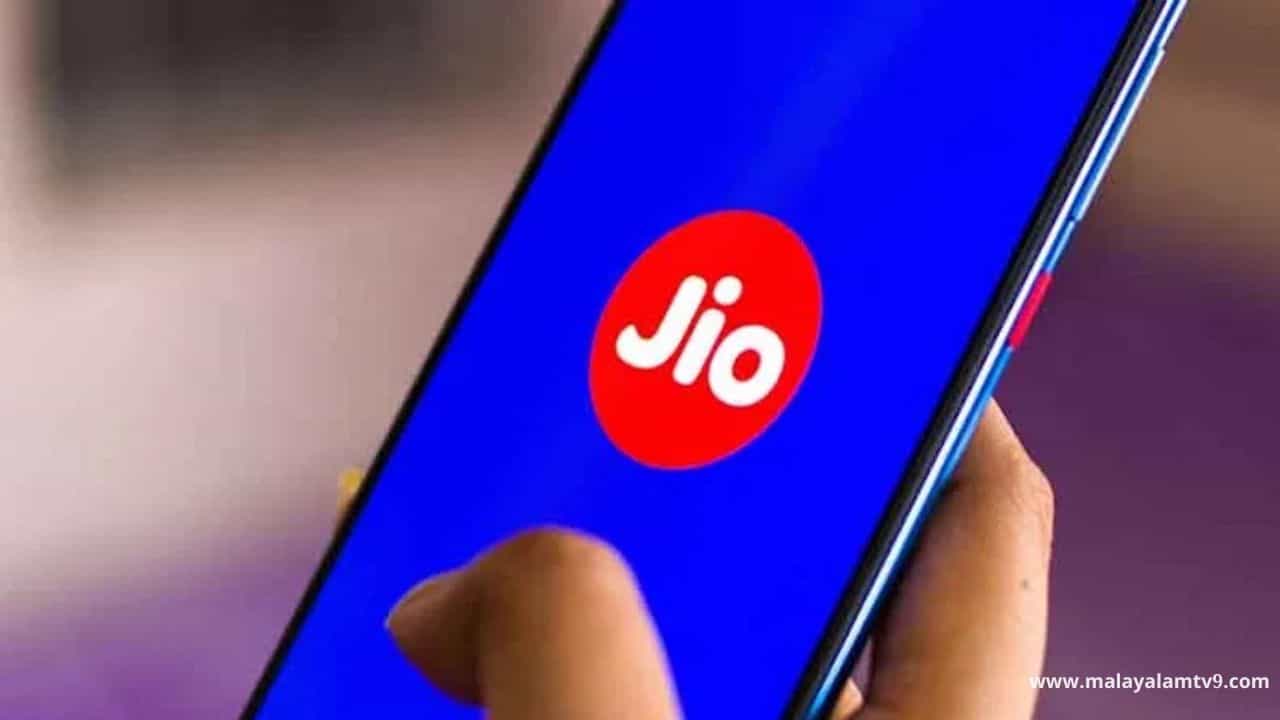 Jio down: ഇന്നലെ ജിയോ കിട്ടാത്തവരുണ്ടോ? കാരണം അറിയണ്ടെ?