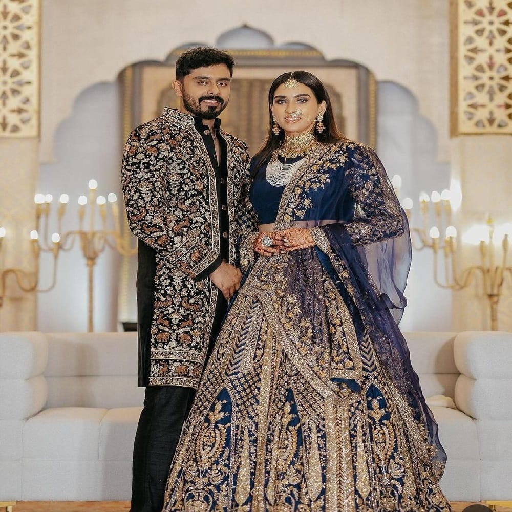 വിവാഹാഘോഷം പൂര്‍ണമായും അവസാനിച്ചിട്ടില്ലെന്ന മട്ടില്‍ തന്നെയാണ് താര കുടുംബം. കഴിഞ്ഞ ദിവസമാണ് മകള്‍ക്കും മരുമകനും ആശംസകള്‍ നേര്‍ന്ന് പാര്‍വതി ഇന്‍സ്റ്റഗ്രാമില്‍ ചിത്രങ്ങള്‍ പോസ്റ്റ് ചെയ്തത്.
