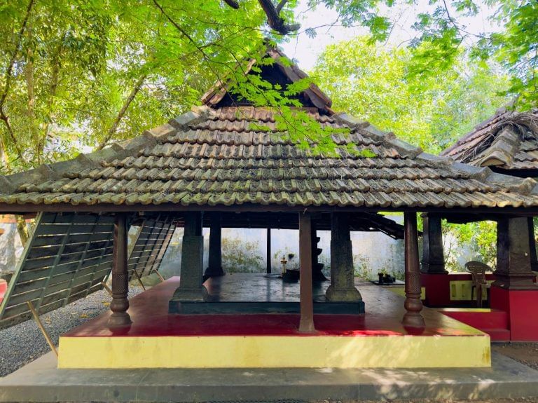 Pazhoor Padippura: ആ പ്രശ്നം മടക്കിയില്ല, അന്ന് കണിയാർ ആത്മഹത്യ ചെയ്തു; ബുധനും, ശുക്രനും പിന്നെ അനങ്ങിയില്ല | പിഴയ്ക്കാത്ത പാഴൂർ മാഹാത്മ്യം Pazhoor Padippura: ആ പ്രശ്നം മടക്കിയില്ല, അന്ന് കണിയാർ ആത്മഹത്യ ചെയ്തു; ബുധനും, ശുക്രനും പിന്നെ അനങ്ങിയില്ല | പിഴയ്ക്കാത്ത പാഴൂർ മാഹാത്മ്യം