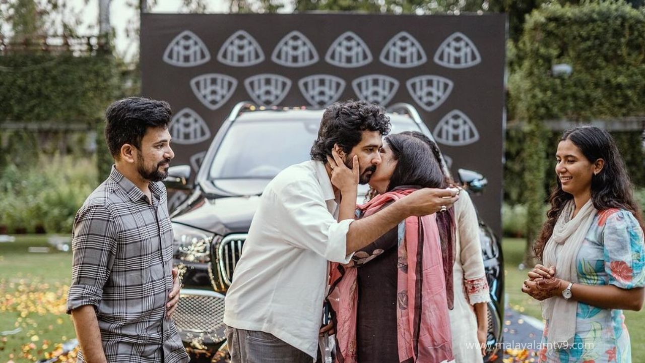 ഇതൊരു ഫൈവ് സീറ്റർ എസ്യുവിയാണ് മൂന്ന് നിറങ്ങളിലും വാഹനം വിപണിയിൽ ലഭ്യമാണ്. 250 ലിറ്ററാണ് വാഹനത്തിൻറെ ബൂട്ട് സ്പേസ്