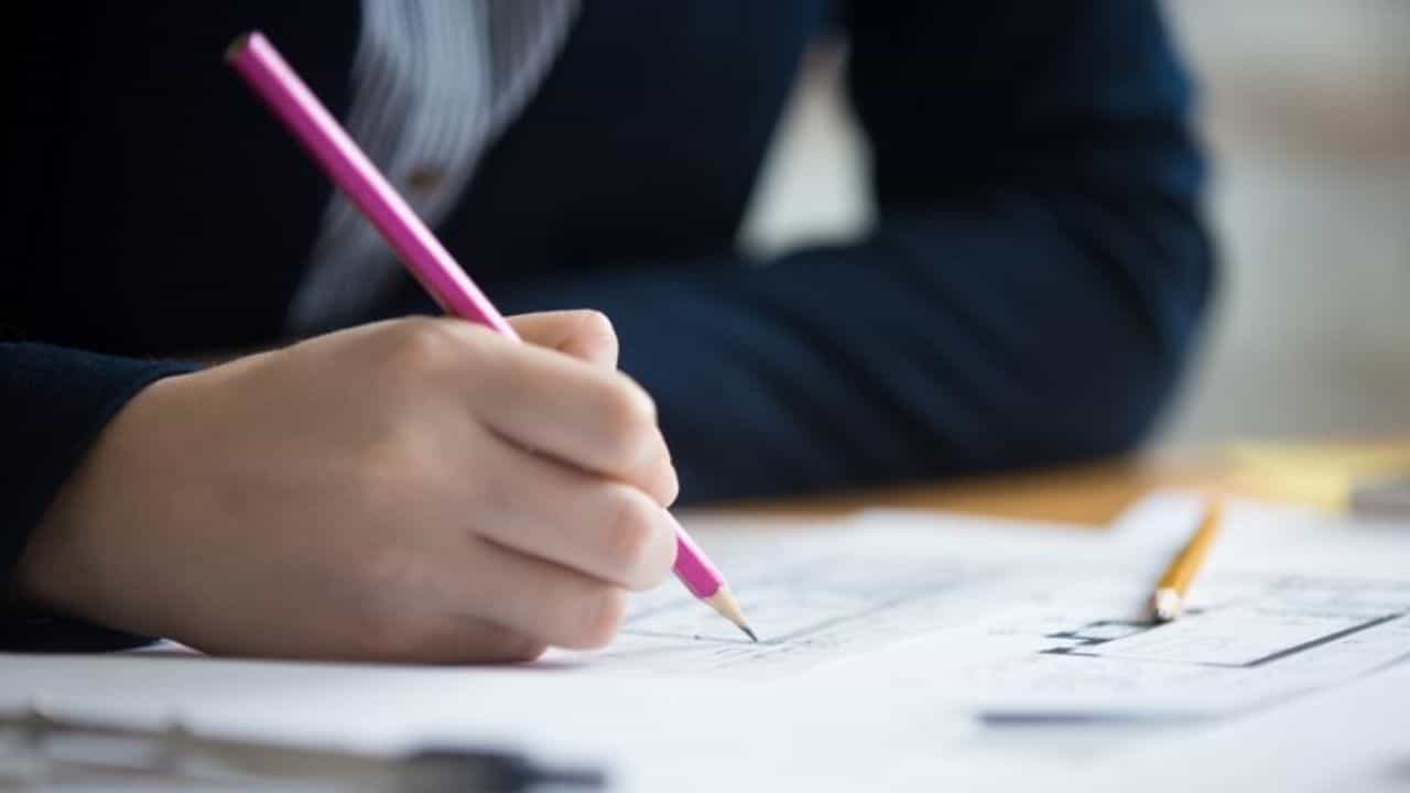 Onam Exam Kerala: ഓണപ്പരീക്ഷ ഇങ്ങെത്തി; ഇത്തവണ പ്ലസ് ടു ചോദ്യപേപ്പർ തയ്യാറാക്കുന്നത് സ്കൂളുകളിൽ തന്നെ...
