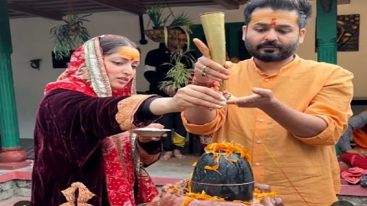 വേദാവിദ് എന്നാണ് യാമി കുഞ്ഞിന് പേര് നല്‍കിയിരിക്കുന്നത്. കുഞ്ഞിന് എല്ലാവരുടെയും സ്‌നേഹവും അനുഗ്രഹങ്ങളും ഉണ്ടാകണമെന്നും യാമി പോസ്റ്റിലൂട പറയുന്നുണ്ട്. 

