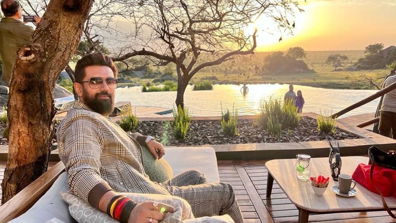 ബീഹാറിലെ ഹാജിപൂരിൽ നിന്നും തിരഞ്ഞെടുക്കപ്പെട്ട നിയുക്ത എംപിയാണ് ചിരാഗ്, അന്തരിച്ച മുൻ പാർലമെൻ്റ് അംഗവും കേന്ദ്രമന്ത്രിയുമായ രാം വിലാസ് പാസ്വാൻ്റെ മകനാണ്  അദ്ദേഹം. 
