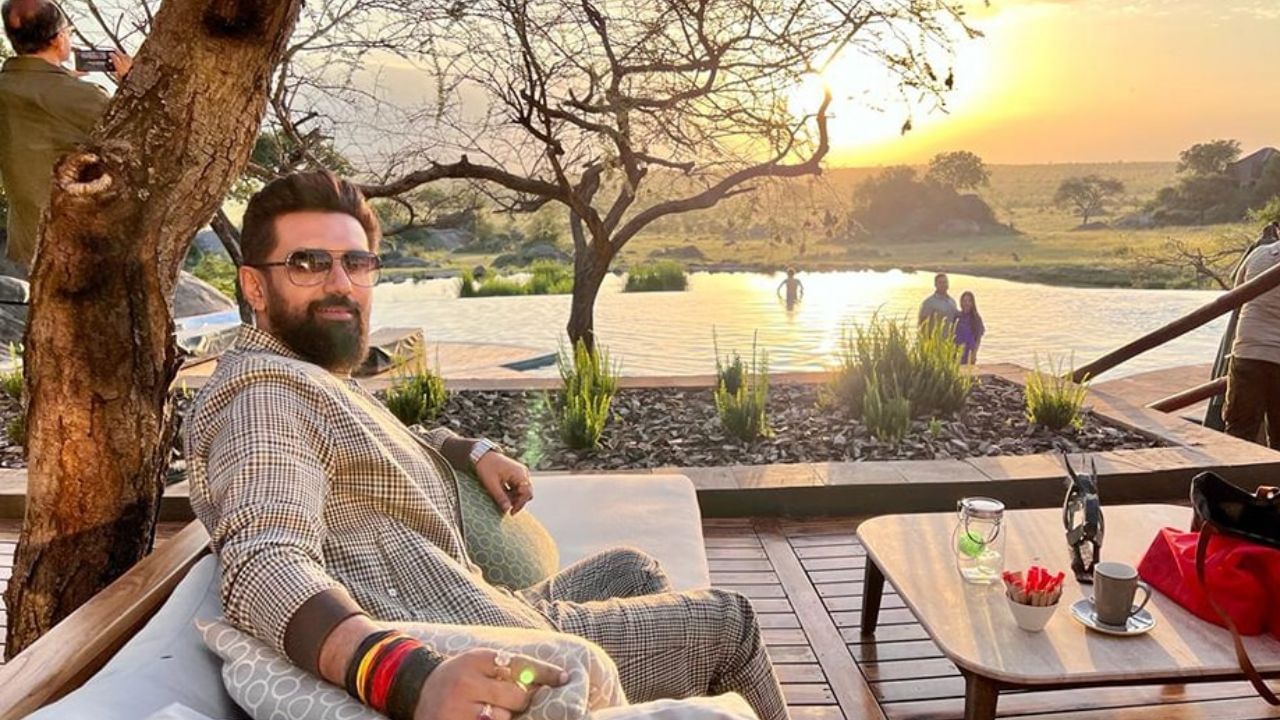 ബീഹാറിലെ ഹാജിപൂരിൽ നിന്നും തിരഞ്ഞെടുക്കപ്പെട്ട നിയുക്ത എംപിയാണ് ചിരാഗ്, അന്തരിച്ച മുൻ പാർലമെൻ്റ് അംഗവും കേന്ദ്രമന്ത്രിയുമായ രാം വിലാസ് പാസ്വാൻ്റെ മകനാണ്  അദ്ദേഹം.