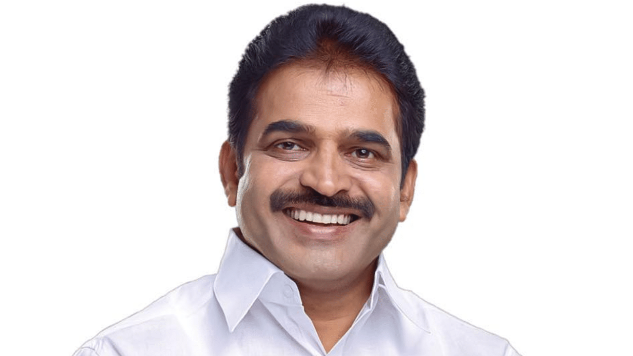 Alappuzha Lok sabha Election Results 2024: ‘ആലപ്പുഴയിലെ കനൽ അണച്ച് കെ സി…’; അരലക്ഷത്തിന് മുകളിൽ ലീഡ് Alappuzha Lok sabha Election Results 2024: ‘ആലപ്പുഴയിലെ കനൽ അണച്ച് കെ സി…’; അരലക്ഷത്തിന് മുകളിൽ ലീഡ്