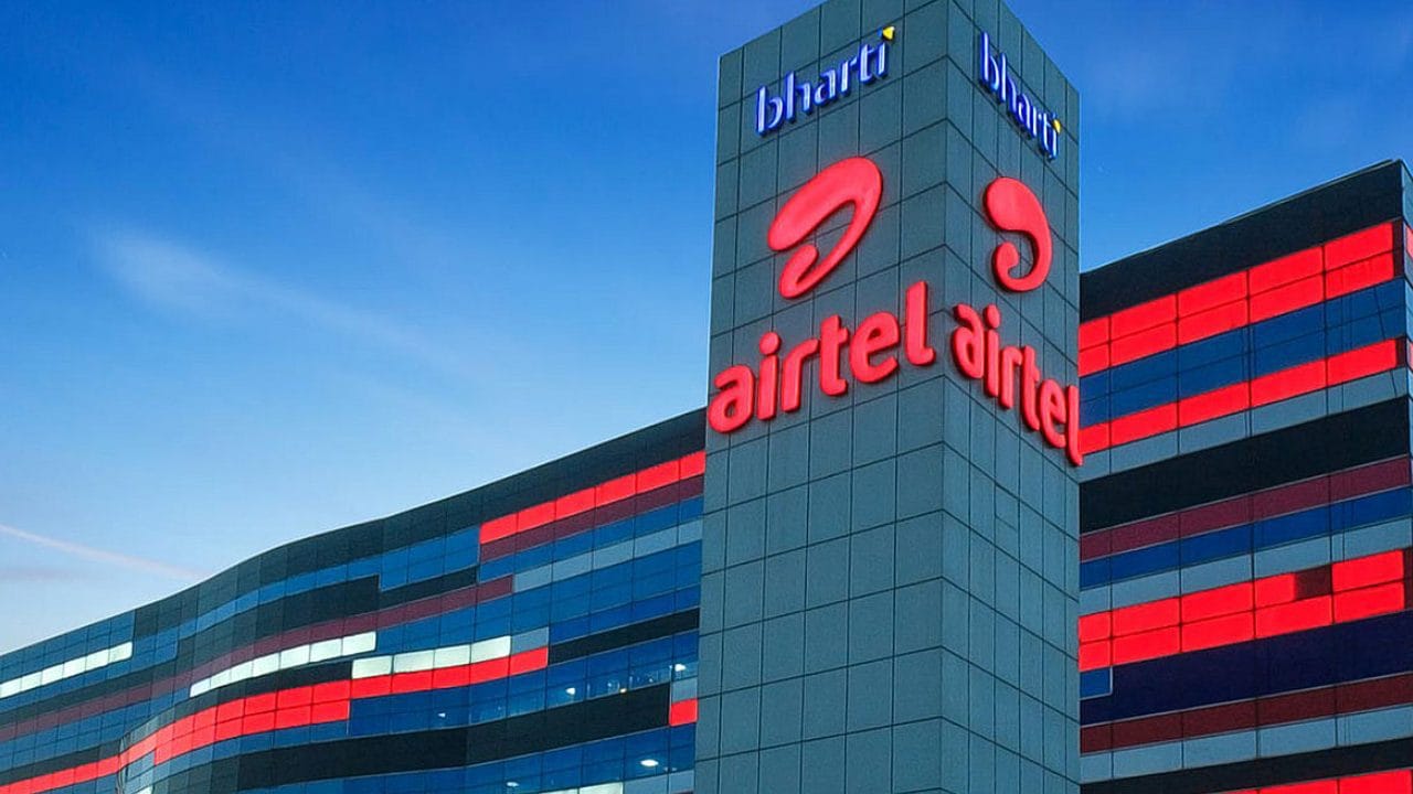 ഡേറ്റ ആഡ് ഓൺ പാക്കുകളിൽ 19 രൂപയ്ക്ക് ഒരു ജിബി ലഭിക്കുന്ന പ്ലാൻ താരിഫ് 22 ആയി. രണ്ട് ജിബി ആഡ് ഓൺ ഡേറ്റ ലഭിക്കാൻ ഇനി 29 രൂപയ്ക്ക് പകരം 33 രൂപ നൽകണം. ഇതിൻ്റെ വാലിഡിറ്റി ഒരു ദിവസമാണ്.