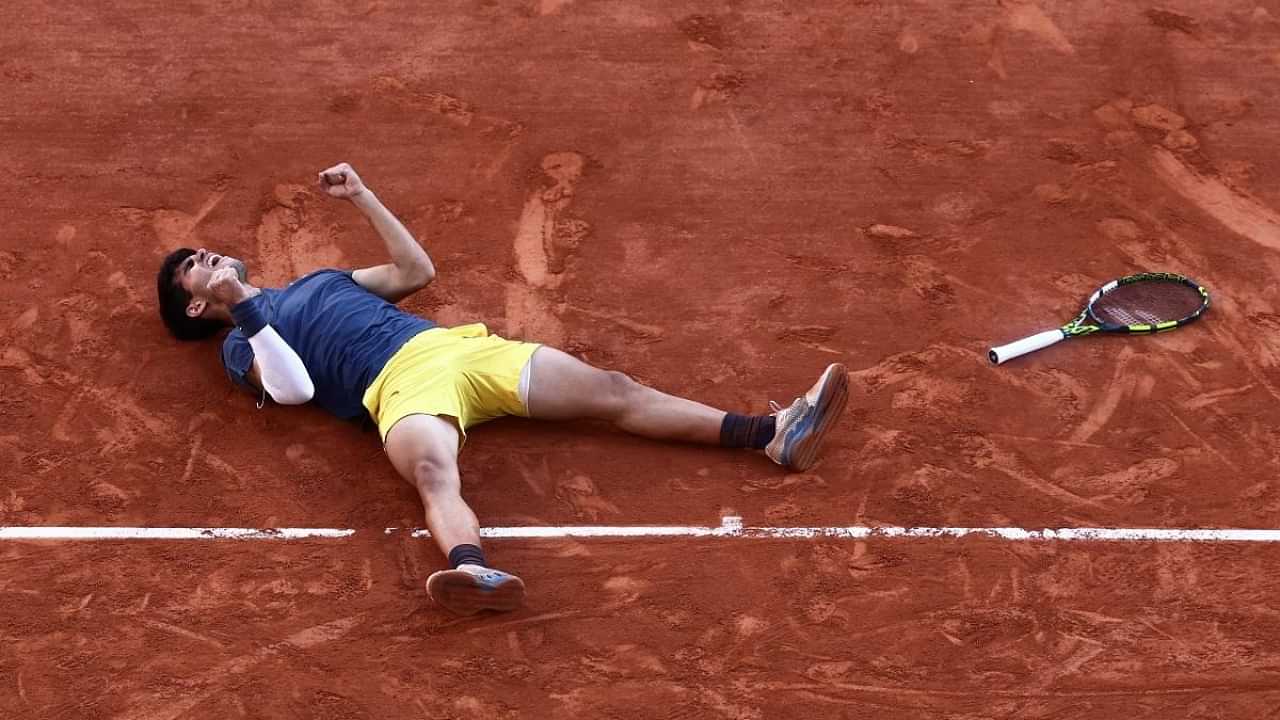 Carlos Alcaraz Won French Open Trophy : ഫ്രഞ്ച് ഓപ്പൺ കിരീടത്തിൽ അൽക്കാരസിന് കന്നിമുത്തം; കലാശപ്പോരിൽ വീണത് അലക്സാണ്ടർ സ്വരേവ്