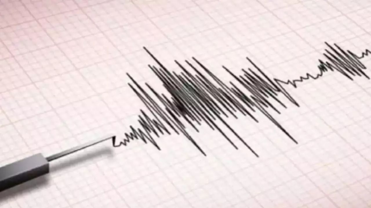 Nepal Earthquake: നേപ്പാളിൽ ഭൂചലനം; 6.1 തീവ്രത രേഖപ്പെടുത്തി Nepal Earthquake: നേപ്പാളിൽ ഭൂചലനം; 6.1 തീവ്രത രേഖപ്പെടുത്തി