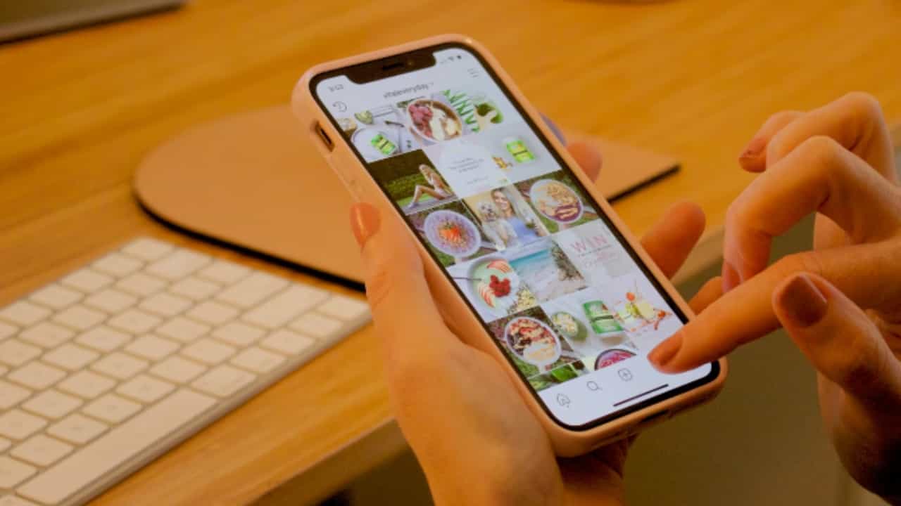 HR Warning Employee Using Instagram : ജോലിസമയത്ത് സോഷ്യൽ മീഡിയ ഉപയോഗം, ഉദ്യോഗസ്ഥയ്ക്ക് മുന്നറിയിപ്പ് മെയിലയച്ച് എച്ച്ആർ